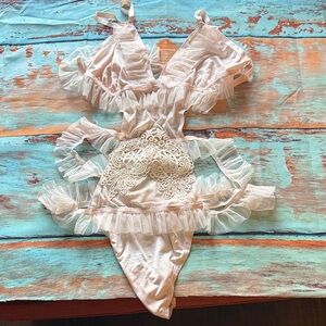 Adore Me Cream Lace Ruffle Bra